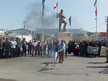 بانگ الله اکبر در کنار تندیس سردار مقاومت