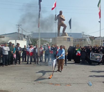 بانگ الله اکبر در کنار تندیس سردار مقاومت