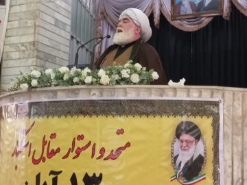 دانش آموز و دانشجو بسیجی و با بصیرت کسی است که دشمن شناس باشد