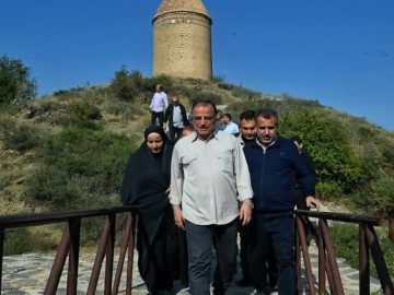 بازدید استاندار گلستان از برج تاریخی رادکان