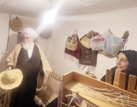 حمایت از دست‌های توانمند بانوان؛ بازدید امام جمعه کردکوی از کارگاه صنایع‌دستی روستای چغر